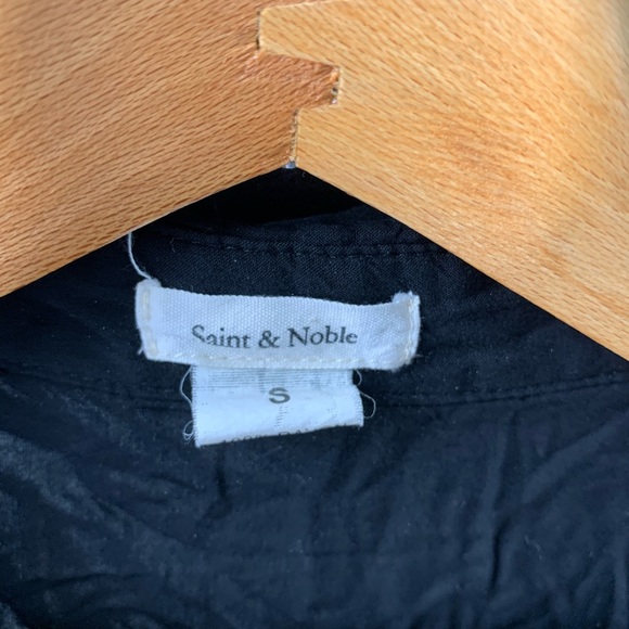 Saint & Noble Tunic Black V Neck Top Size Small - Picture 7 of 10